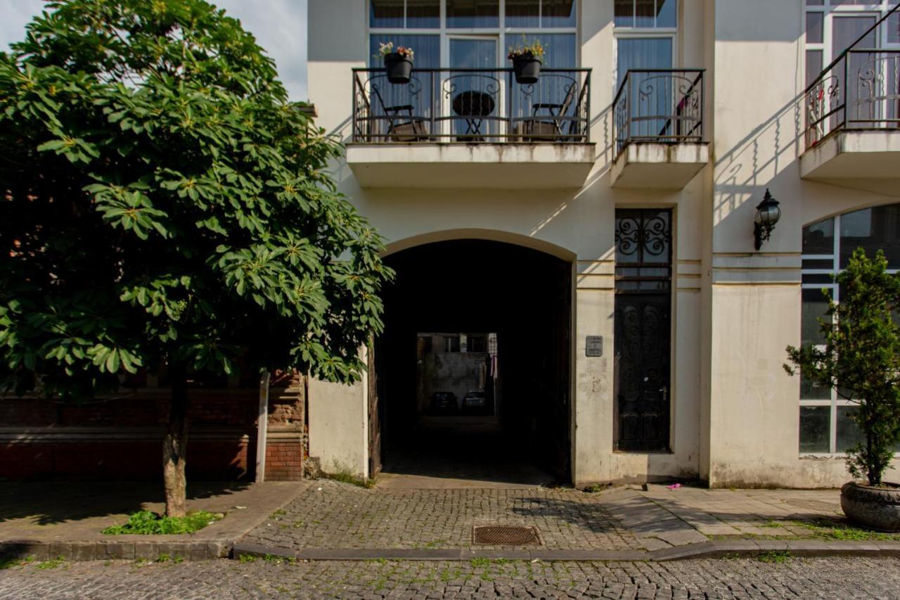 Apartments In The Historical Center Of Batumi, Near The Seaside Park Exteriör bild